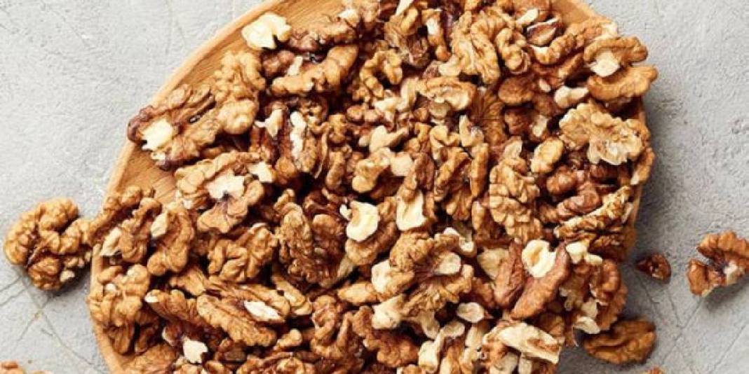 Sık sık ‘Tüketin’ uyarısı yapılıyor ama fazlası zarar! Kalbi korusa da akciğeri bitiriyor: Bu kuruyemişe dikkat! 2